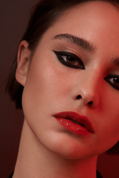 ysl圣罗兰美妆发布2018新年及情人节妆容 打造性感甜心